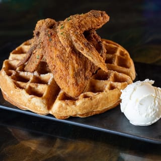 Chicken and Waffle (3 wings)